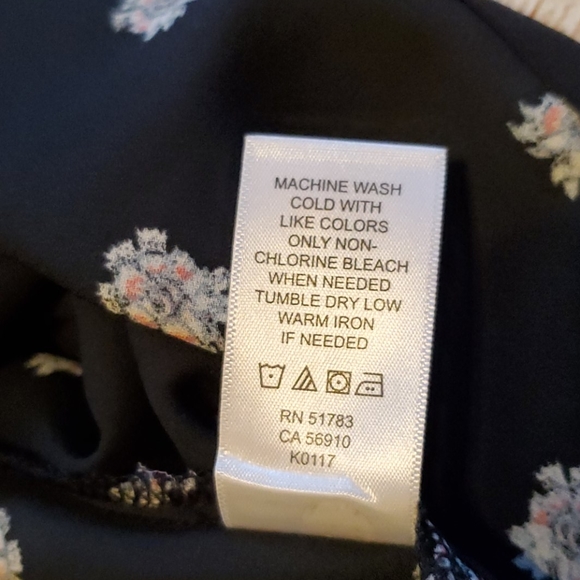 Maurices Polyester Zip Back Tee - Picture 7 of 7